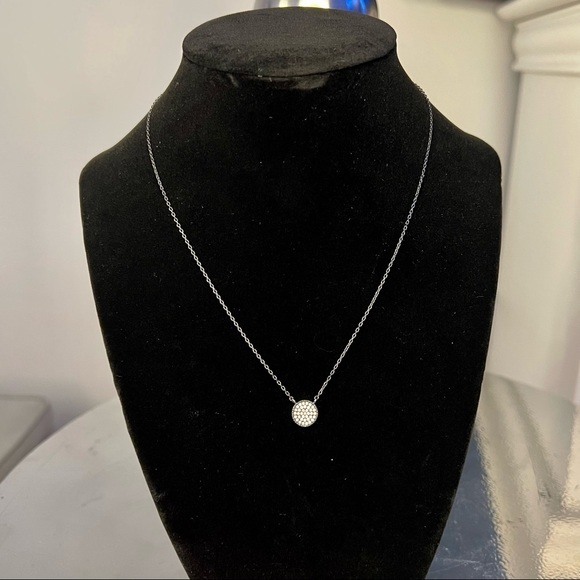 BLACK AND SILVER•CIRCLE DIAMOND•NECKLACE - Picture 7 of 7